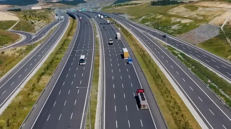 Bakan Uraloğlu, Karayollarıyla İlgili Rakamları Açıkladı